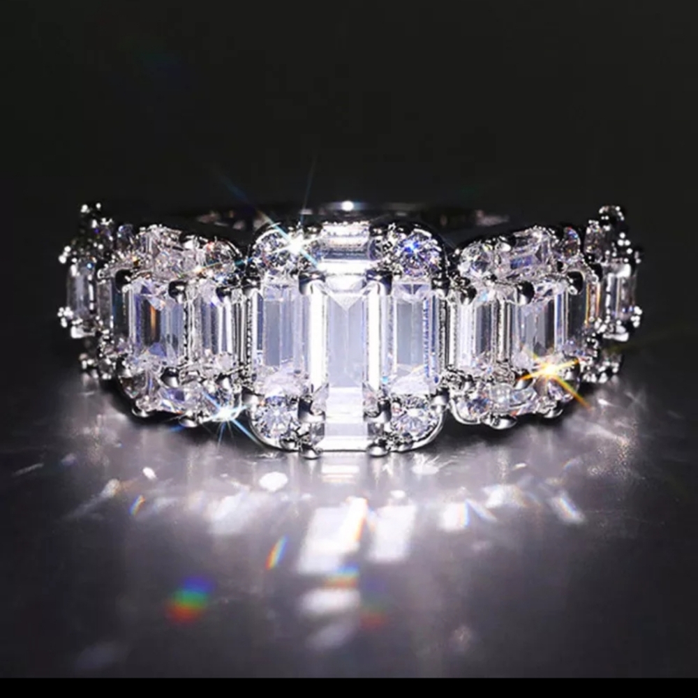 FINAL SALE 3.5CT Baguettes & Round Simu.Cut Diamonds  Solitaire Ring